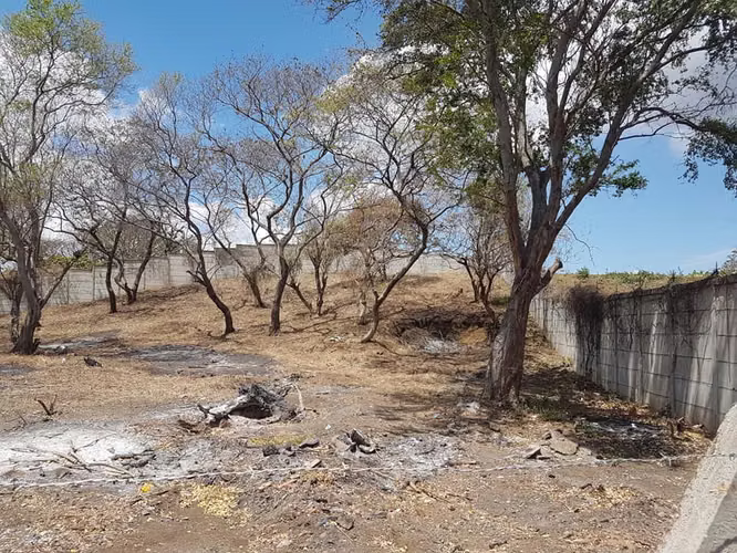 En venta precioso terreno exclusivo en carretera sur - Imagen 2