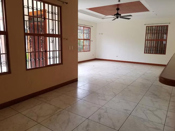 En venta preciosa casa en carretera sur