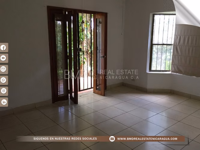 VENTA CASA CON GRAN PATIO EN LAS CUMBRES 5382 - Imagen 9