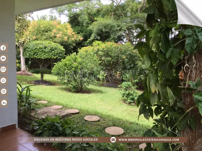 VENTA CASA CON GRAN PATIO EN LAS CUMBRES 5382 - Imagen 10