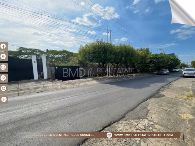 VENTA CASA CON GRAN PATIO EN LAS CUMBRES 5382 - Imagen 14