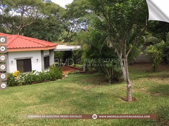 VENTA CASA CON GRAN PATIO EN LAS CUMBRES 5382 - Imagen 11