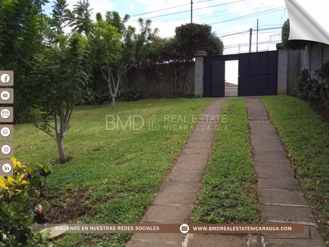 VENTA CASA CON GRAN PATIO EN LAS CUMBRES 5382 - Imagen 12