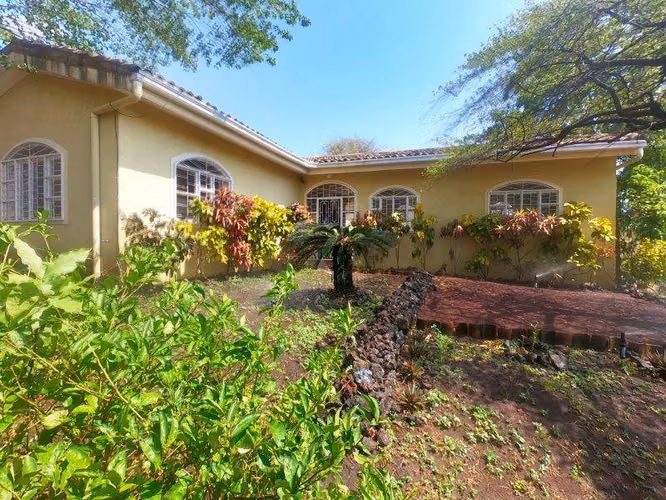 VENTA Casa semi amueblada en Granada / NG