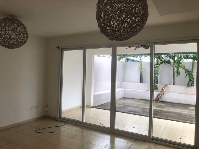 VENTA Casa en Las Colinas / NG - Imagen 3