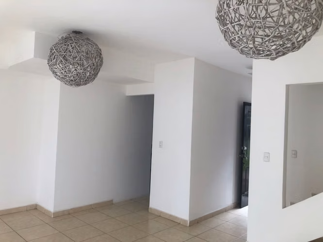 VENTA Casa en Las Colinas / NG - Imagen 4