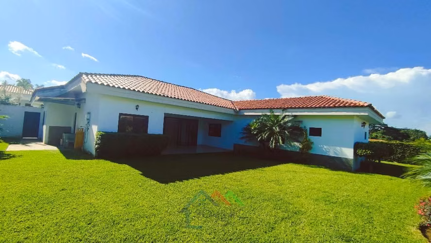 Casa en Santo Domingo Santa Lucia