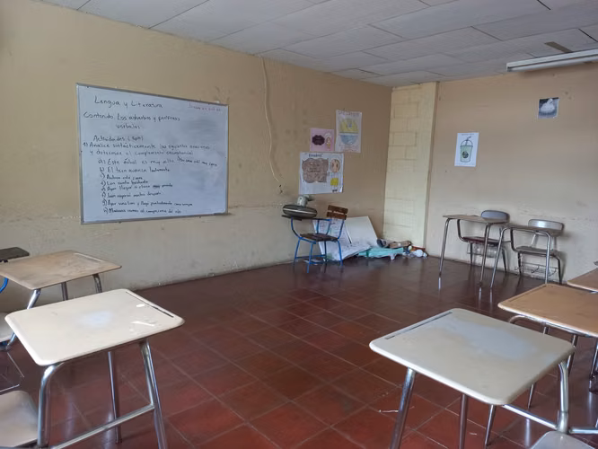 Edificio de dos plantas en venta, para cualquier tipo de negocio.xms