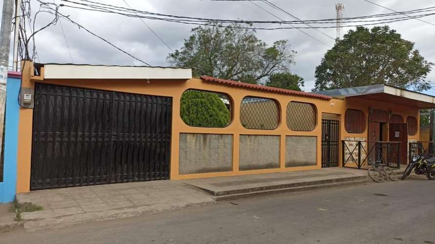Hermosisima  casa en Belen Rivas, Propiedad super Grande Ideal para Negocio o Inversion