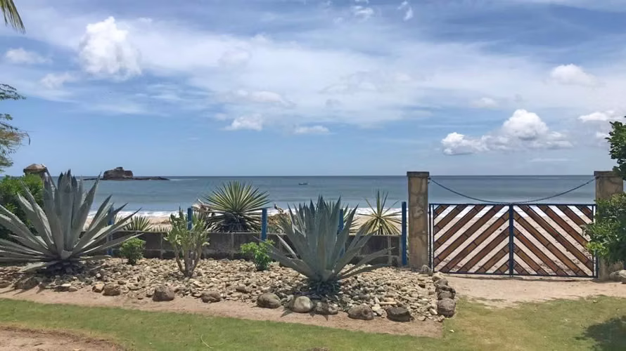Playa Marsella Beachfront Home on More Than an Acre