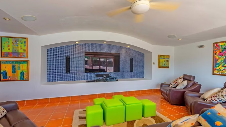 Elegant Pacific Marlin Estate Property