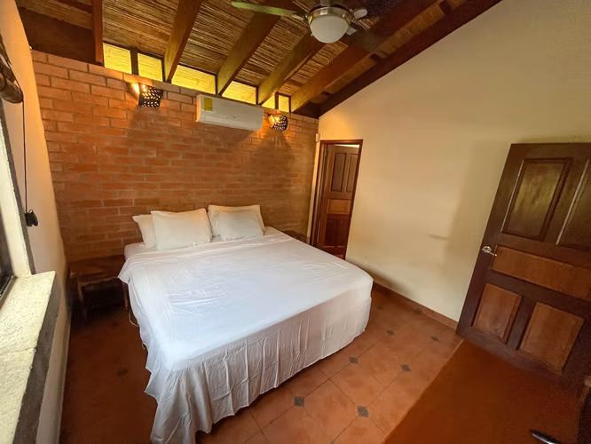 Three Bedroom Ocean View Home With Pool & Separate Suite - $239k - Imagen 18