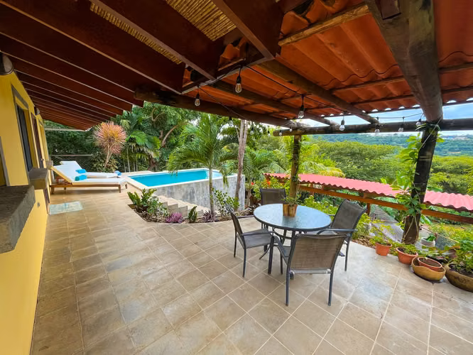 Three Bedroom Ocean View Home With Pool & Separate Suite - $239k - Imagen 12