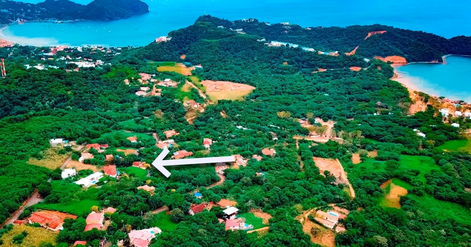 Three Bedroom Ocean View Home With Pool & Separate Suite - $239k - Imagen 4