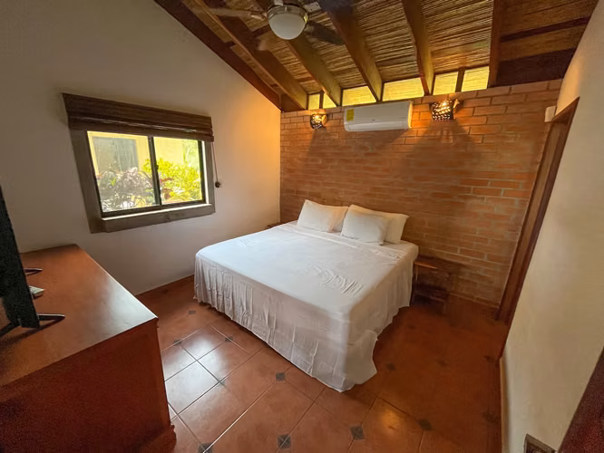 Three Bedroom Ocean View Home With Pool & Separate Suite