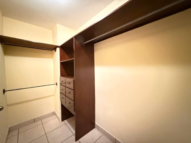 Venta de Casa en el km 12 carretera a masaya. Managua. A 10 metros de la Carretera