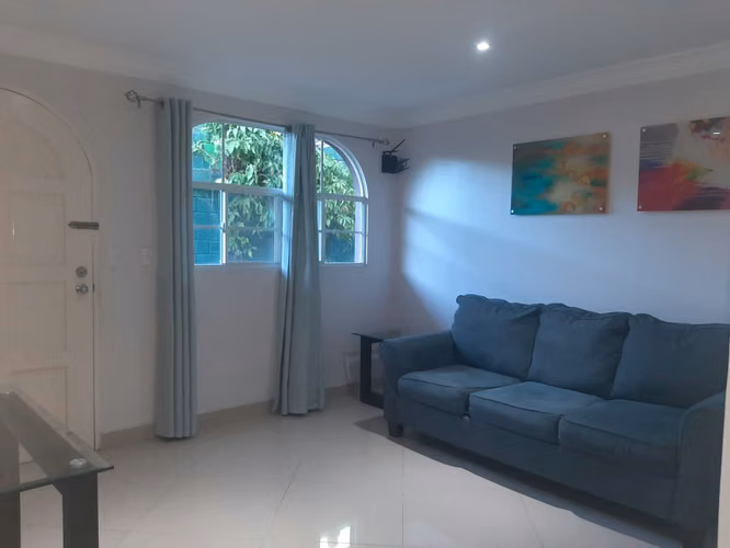 RENTA Apartamento Amueblado en Los Robles / NG