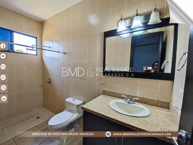 VENTA Casa en Las Cumbres / NG