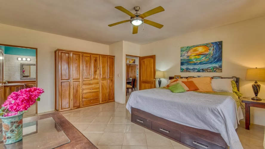 Playa Yankee Surf House - $199k