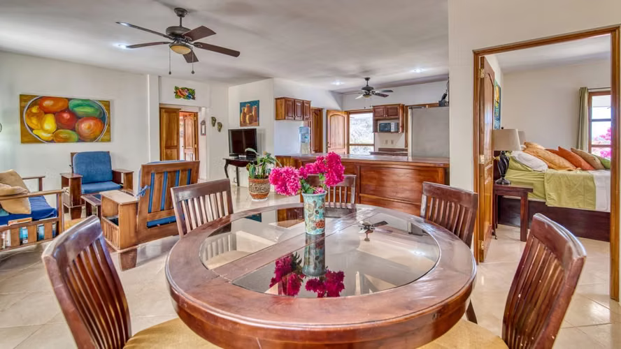 Playa Yankee Surf House - $199k