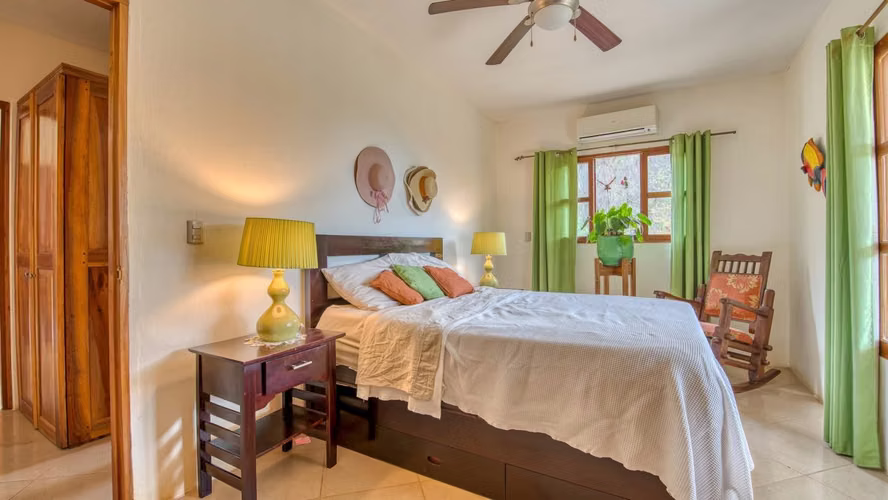 Playa Yankee Surf House - $199k