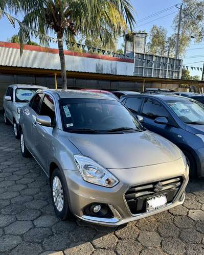 DZIRE 2022 MEC COLOR SILVER PLATINUM UNA LINDURA EN SU CONDICIÓN