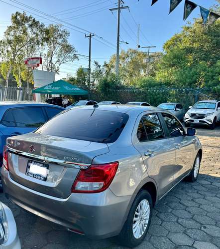 DZIRE 2022 MEC COLOR SILVER PLATINUM UNA LINDURA EN SU CONDICIÓN