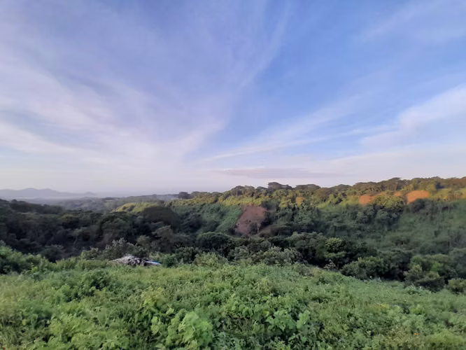 Terreno con Vista Panorámica Espectacular Hacia el Lago