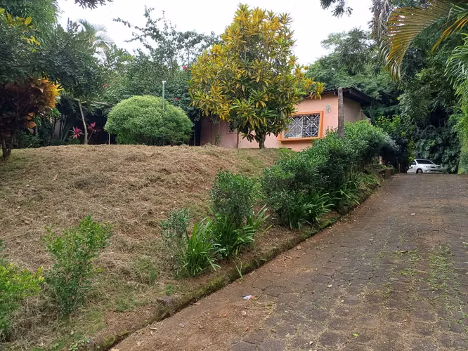 En venta hermosa casa en carretera vieja a León