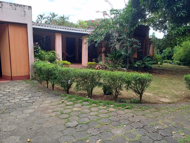 En venta hermosa casa en carretera vieja a León