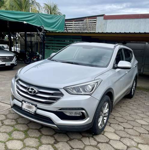SANTA FE 2017 AUTOMÁTICA FXTRS COMO NUEVA 7 pasajeros