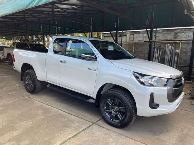 HILUX KING CAB 4x4 NUEVECITA DE PAQUETE VEA Y COMPARE LINDA