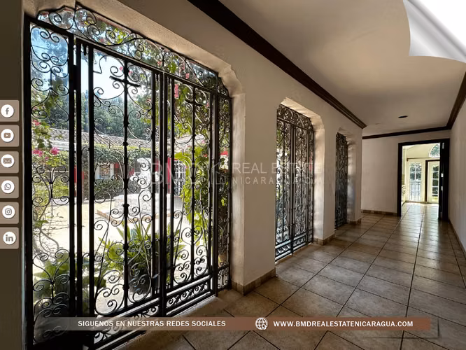 Venta de propiedad con piscina en zona exclusiva Carretera Sur 0511 - Imagen 1