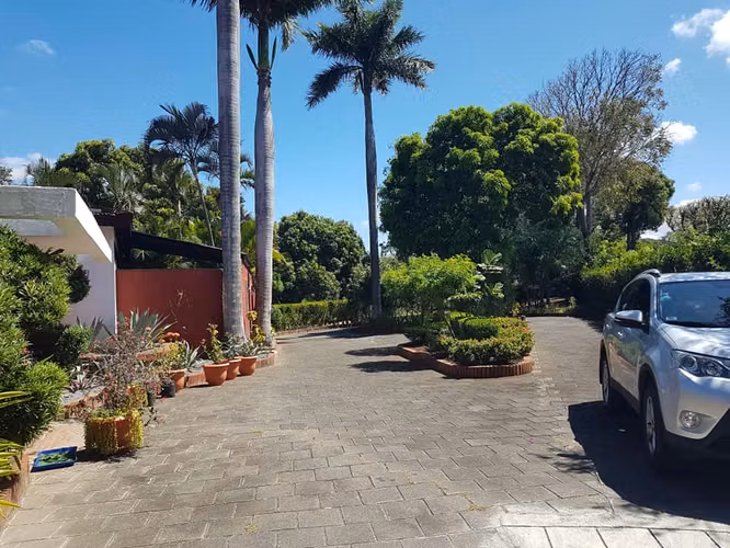 En renta preciosa casa en carretera sur Managua Nicaragua - Imagen 4