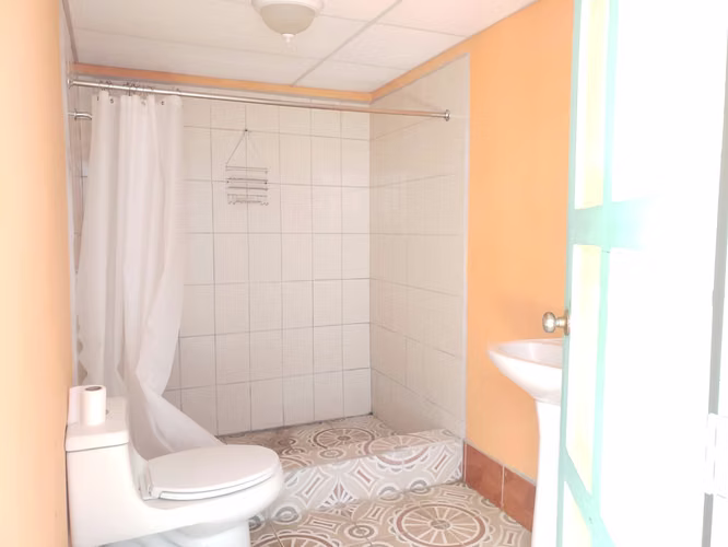 VM  Se vende amplia propiedad en la Ciudad de Granada.