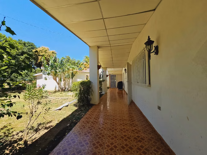 Finca Agrícola de 11 manzanas/casa totalmente remodelada en Cofradia - Imagen 7