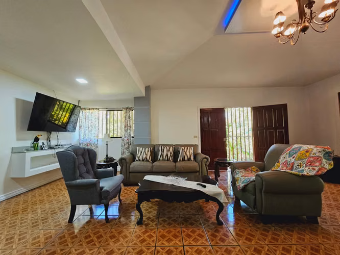Finca Agrícola de 11 manzanas con hermosa casa totalmente remodelada.