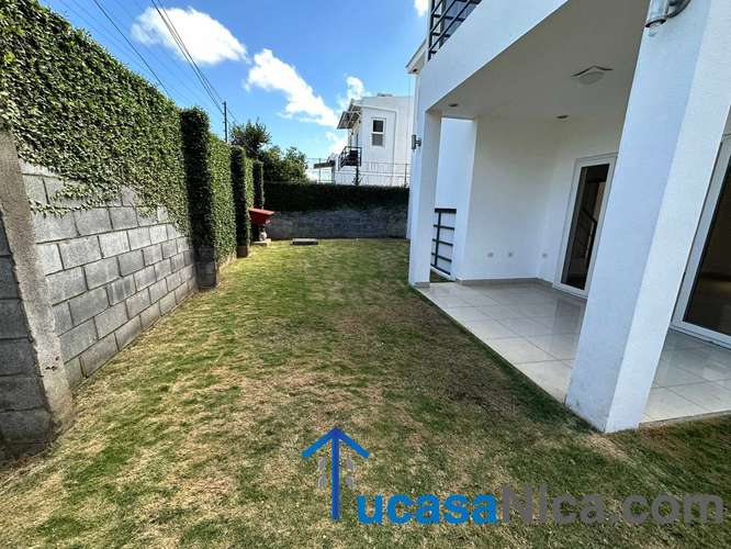 Casa moderna en condominio - Imagen 12