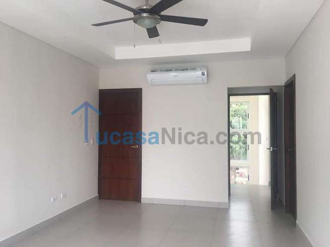 Casa moderna en condominio - Imagen 11