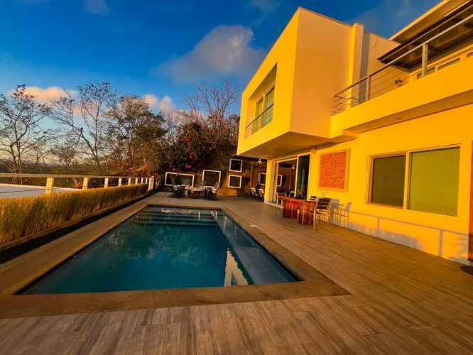 Five Bedroom Hilltop Home in El Cielo: "The Heavens" - $460k