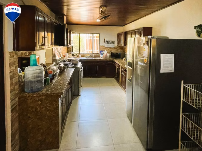 Preciosa Casa en Las Colinas - Imagen 11