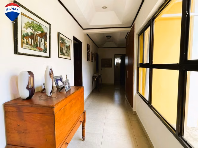 Preciosa Casa en Las Colinas - Imagen 9