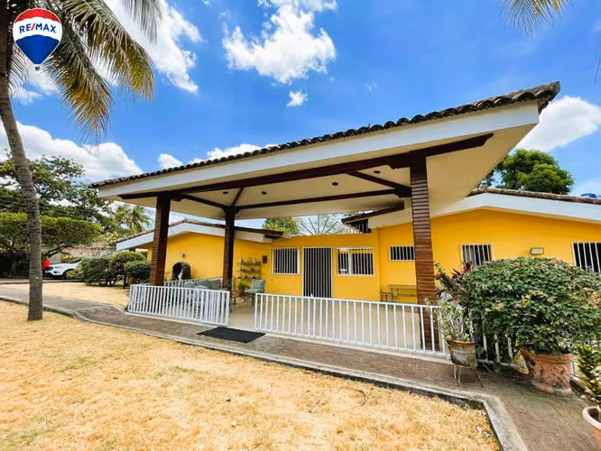 Preciosa Casa en Las Colinas - Imagen 2