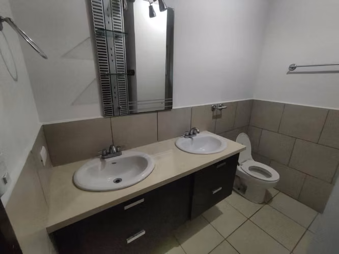 Rento Casa Amueblada en Las Colinas - Imagen 7