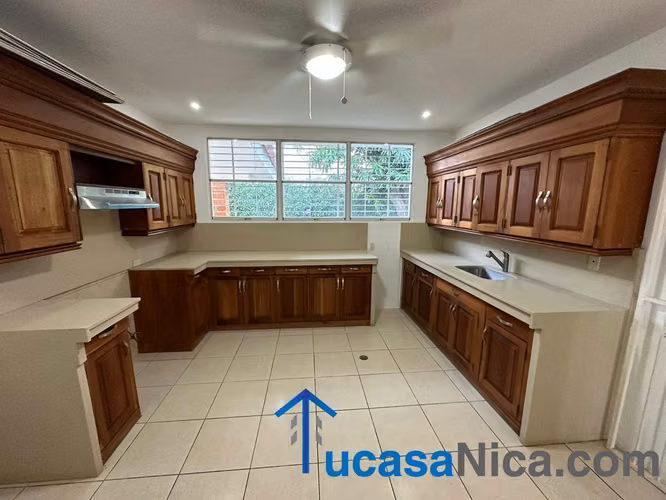 Las Colinas Casa grande con piscina propia - Imagen 15
