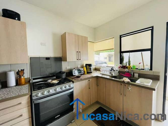 SE RENTA moderna casa en Condominio Residencial - Imagen 3
