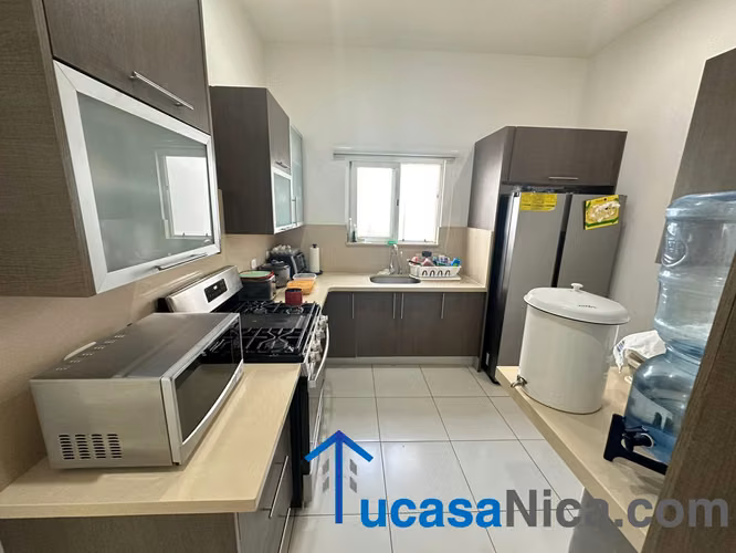 Casa Moderna en las Colinas Reparto privado