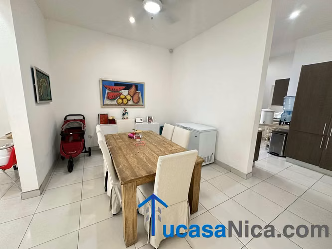 Casa Moderna en las Colinas Reparto privado