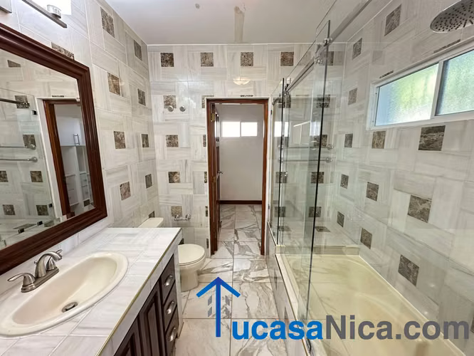 Rento Casa preciosa con buenos acabados - Imagen 5