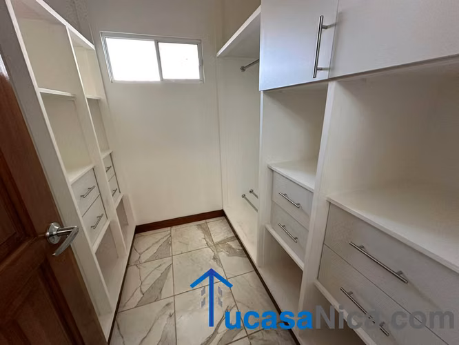 Rento Casa preciosa con buenos acabados - Imagen 6